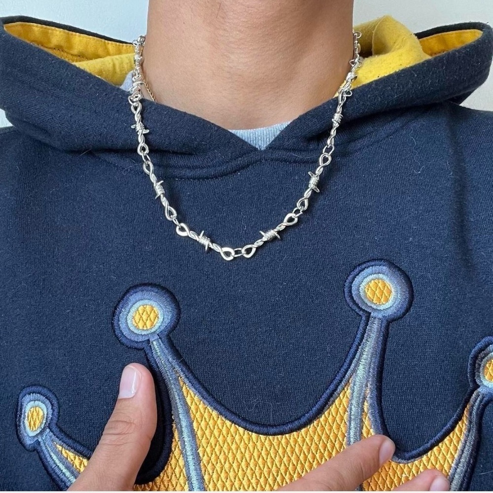 y2k 2000s vintage retro style barbwire thorn emo chain necklace
silver look